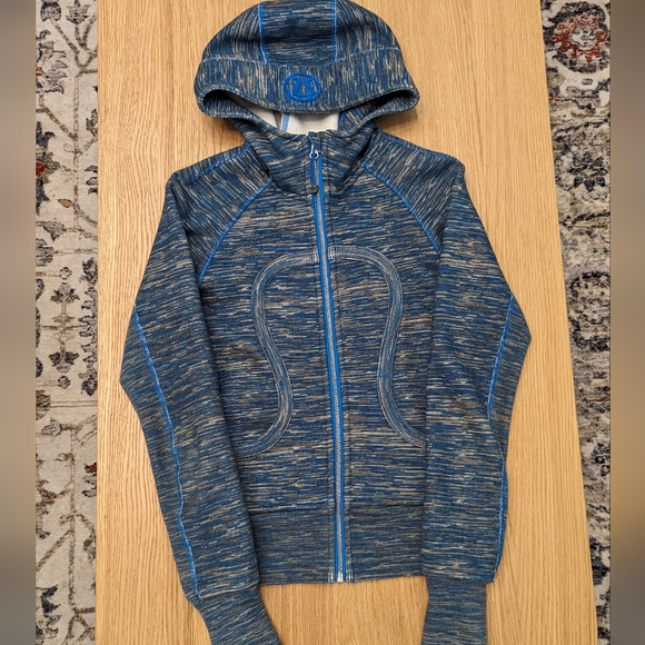 EUC Lululemon Scuba Hoodie *Stretch [4] - Picture 7 of 12